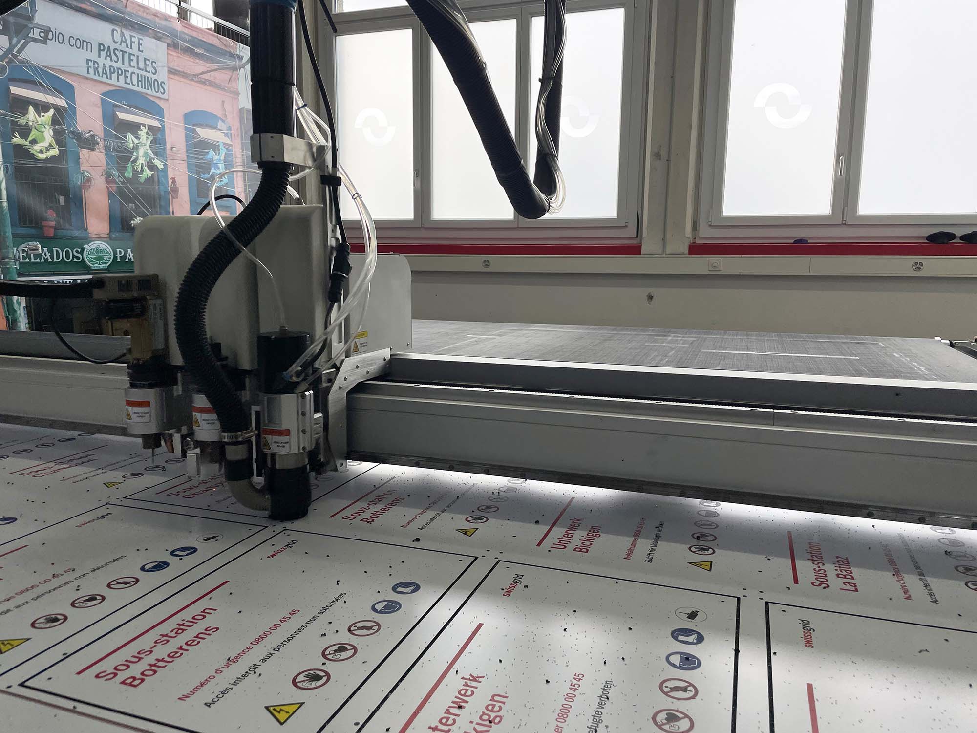 Displayfactory - Blachen - Blachen bedrucken - Blachen mit Ösen - Blachenwerbung - Sticker - Sticker erstellen - Sticker bestellen - Sticker drucken - Sticker kaufen - Aufkleber Sticker - Aufkleber Sticker - Aufkleber - Aufkleber bestellen